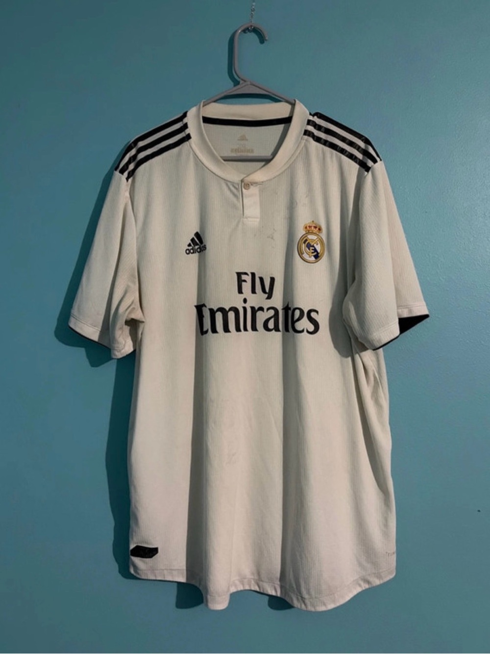 Adidas Real Madrid 2015/16 home shirt in white & cream jersey